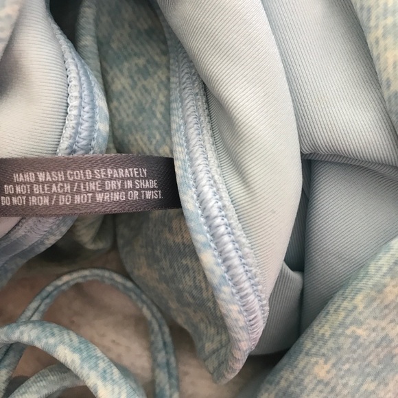 3/$15 Aerie tie dye halter crop top - Picture 4 of 4